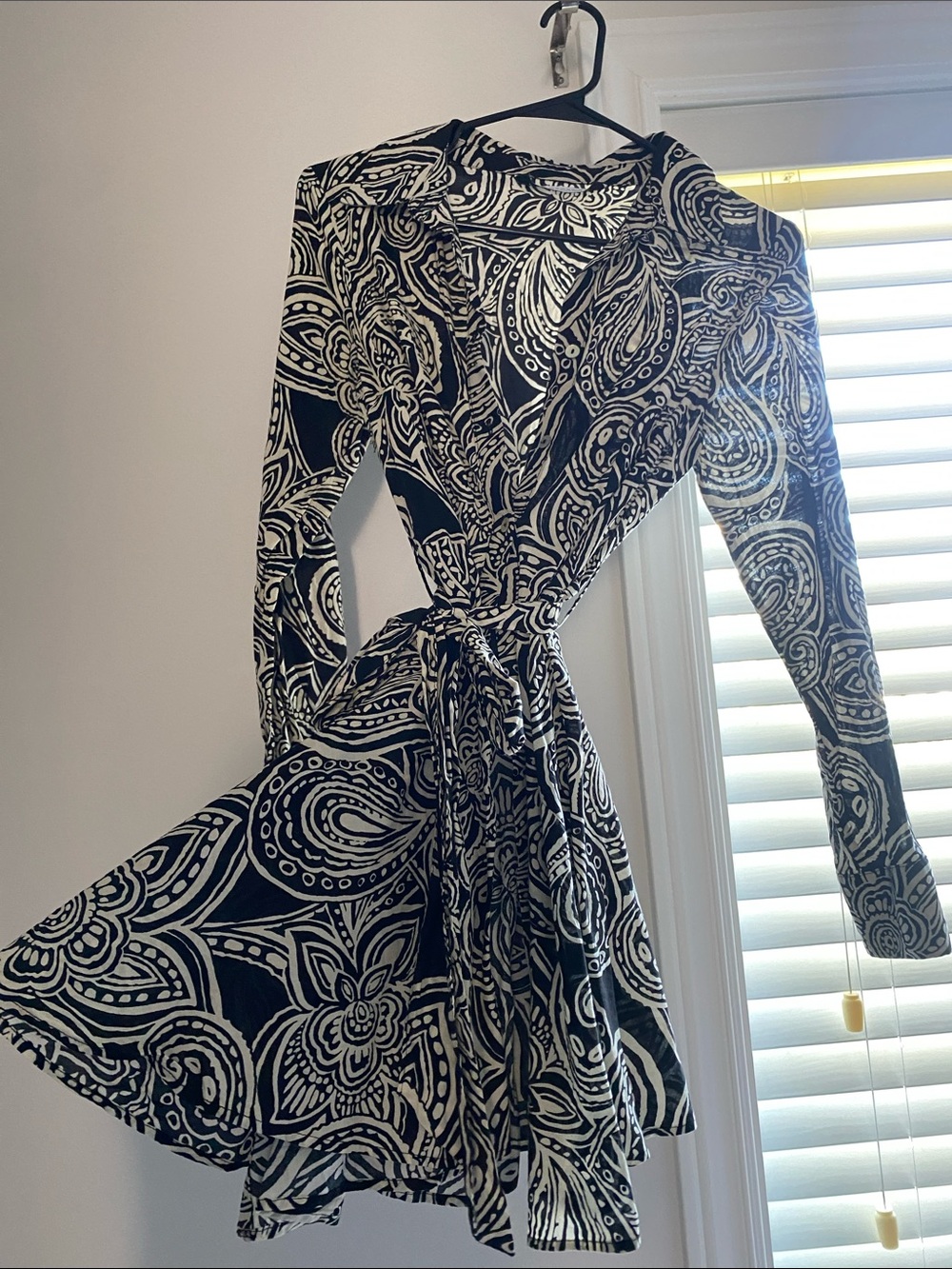 Zara Black and White Paisley Tie-Waist Long Sleeve Dress
